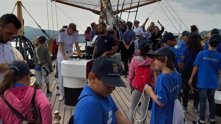 Gli alunni di Casa del Duca raccontano la meraviglia della Amerigo Vespucci