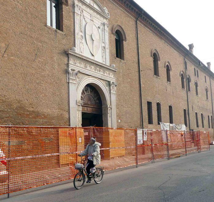 Ferrara, lavori extra a Schifanoia: slitta l’apertura  