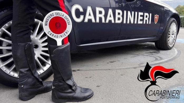 Una pattuglia dei carabinieri (foto d'archivio)