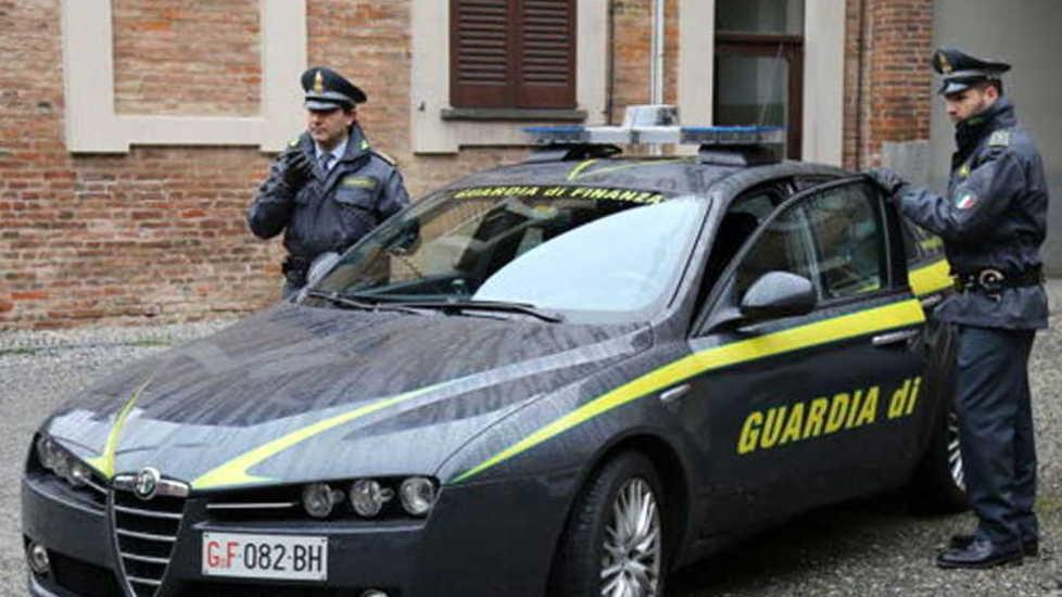 Fallimenti ogni anno e creditori fregati: sigilli a un ristorante gestito da massesi
