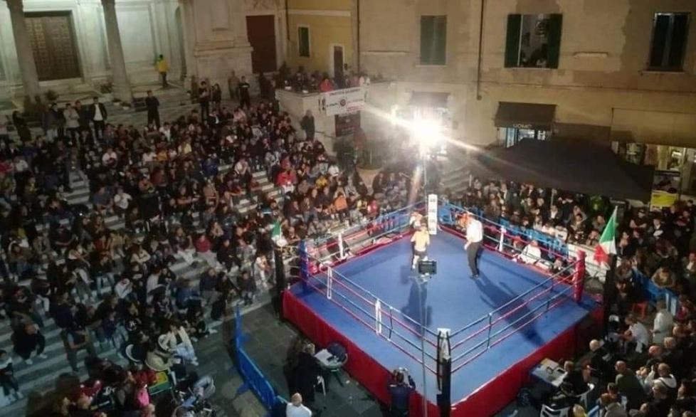 Successo degli atleti della Pugilistica Massese sul ring di fronte al Duomo 