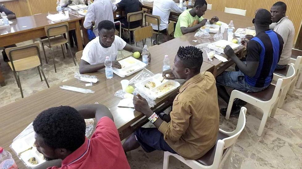 Migranti, 150 senza accoglienza Odissea non partecipa al bando 