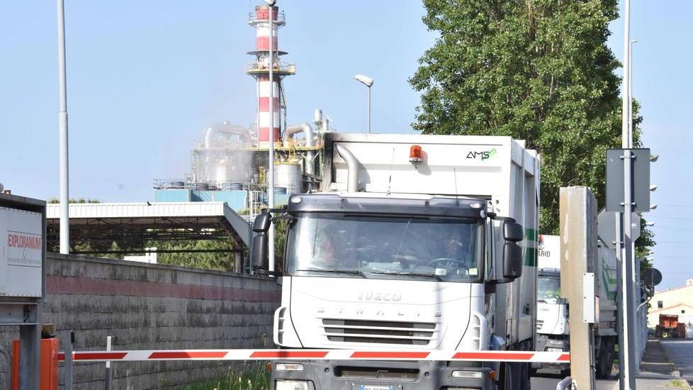Aamps, mancano 5 milioni di utile Salvetti accusa Nogarin: «Conti sbagliati»