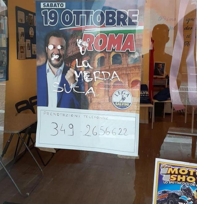 Vandali contro la sede della Lega