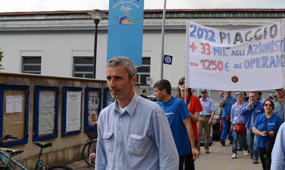 Delegato Fiom sospeso, la protesta si sposta davanti a Confindustria