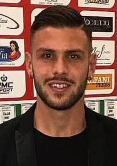 Liotti potrebbe partire titolare Incertezza sulle mezzali
