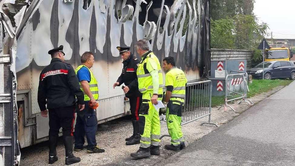 Tir incendiati, ipotesi guerra di concorrenza
