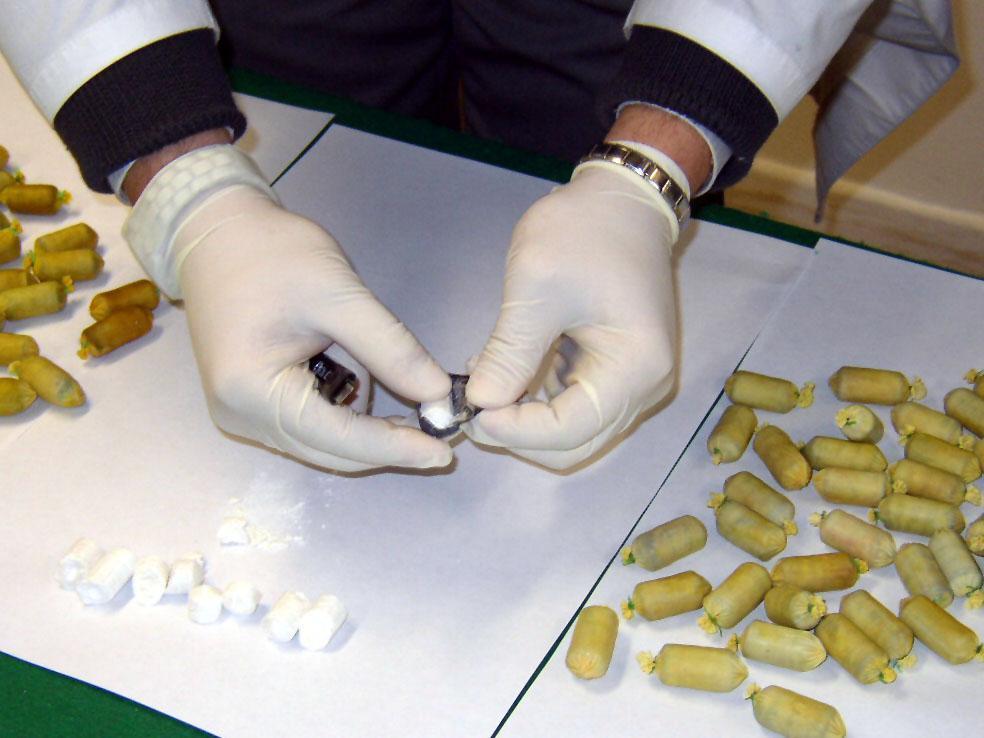 Ovuli contenenti droga (foto d'archivio)