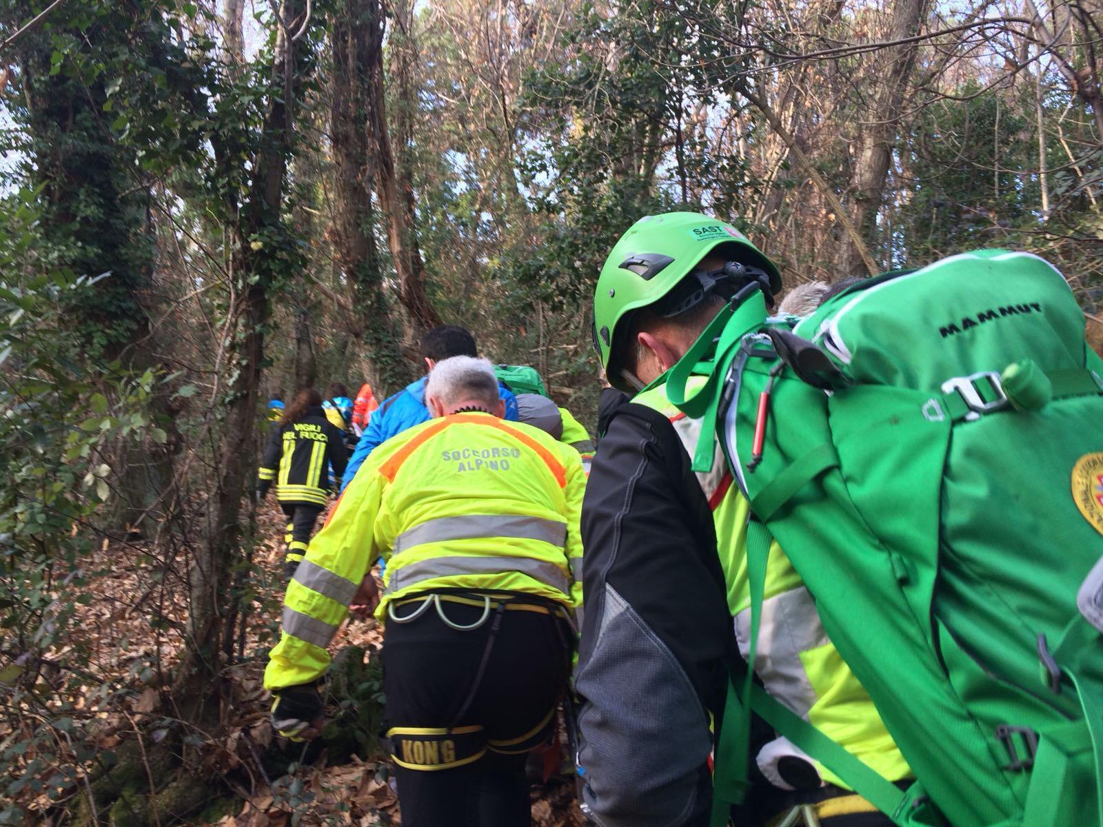 Cercatore di funghi si perde a Comano, recuperato dopo una notte passata nel bosco