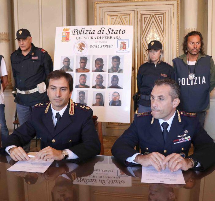 L’import della droga dalla Nigeria tra i vestiti sottocosto. Il capo, i luogotenenti e la batteria dei ferraresi 