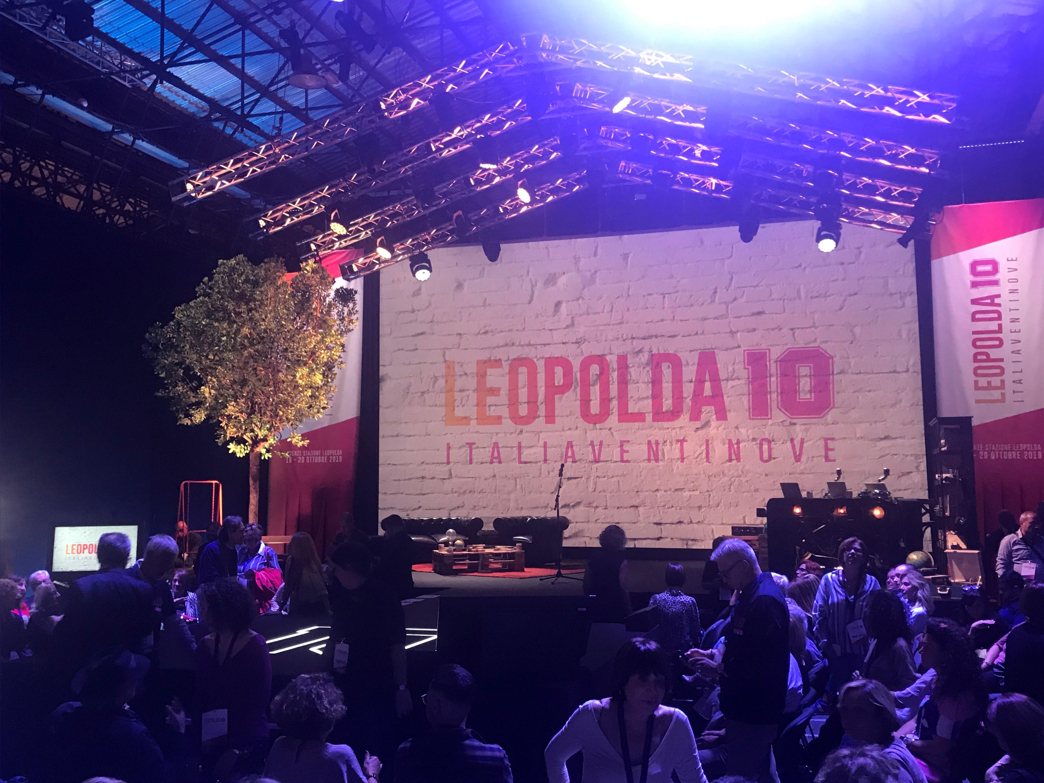 Dopo la scissione, la Leopolda di Renzi celebra l'arte di cambiare idea