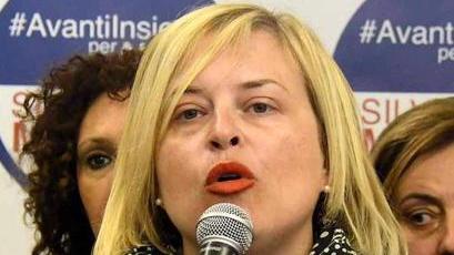 «Sindaco incompetente, sulle piscine di Quercia fa soltanto annunci»