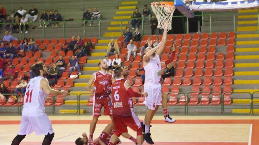 Geonova rompe il ghiaccio e vince la prima partita mettendo sotto l’Oleggio