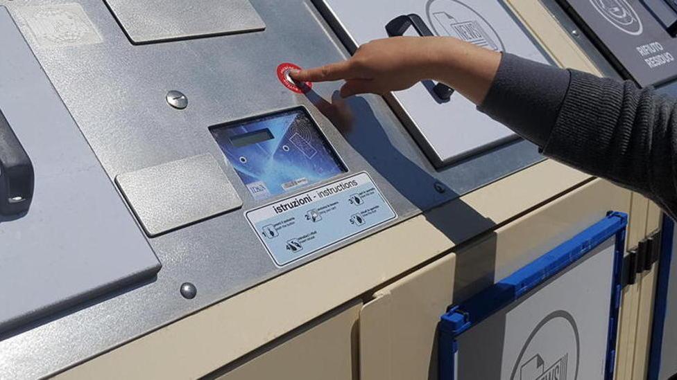 Il Comune cerca un privato a cui affidare la differenziata