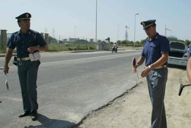 Guidava ma aveva la patente scaduta da 22 anni