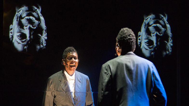 Musica, performance e video si fondono nell’opera mosaico “Trilogy in two” di Liberovici