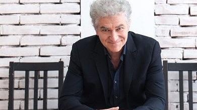 La stagione del De André riparte stasera da Gioele Dix
