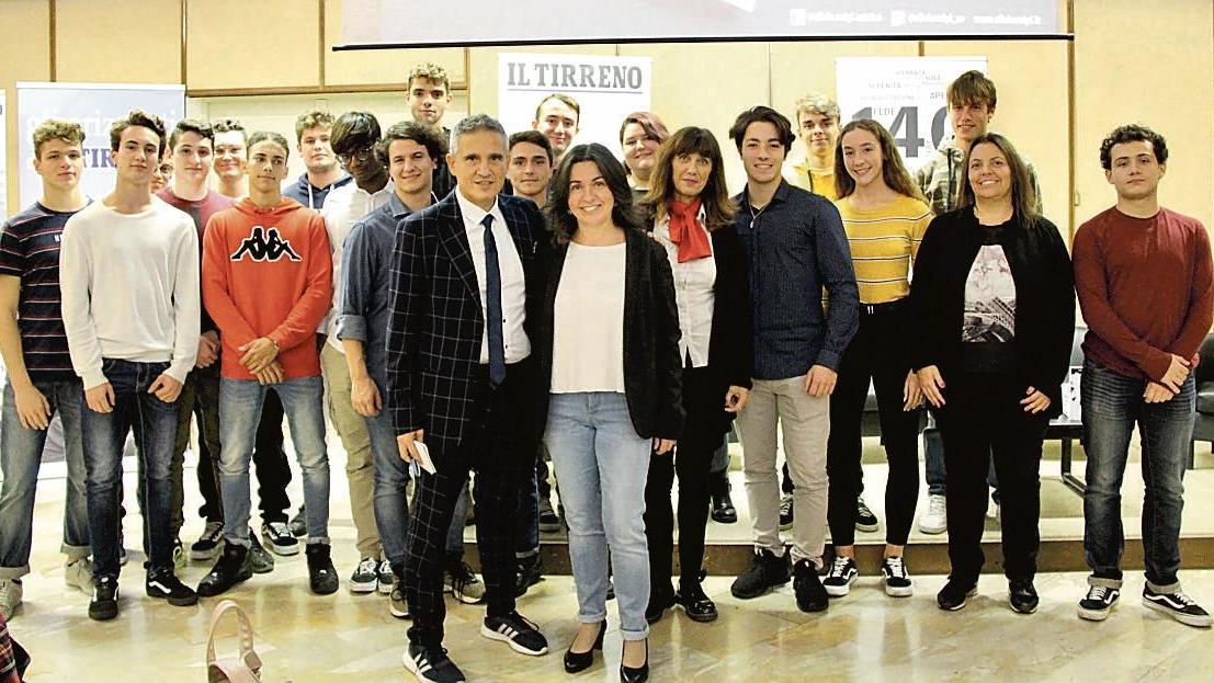 Un delitto, il cronista, la direttora: un tuffo nel giallo di Silvia Volpi