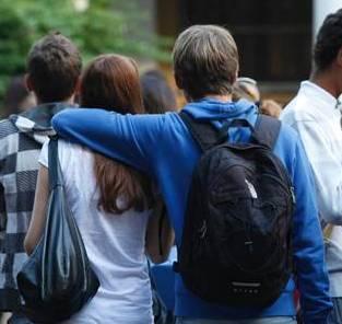 Stalking tra due mamme per il fidanzatino rubato alla figlia 