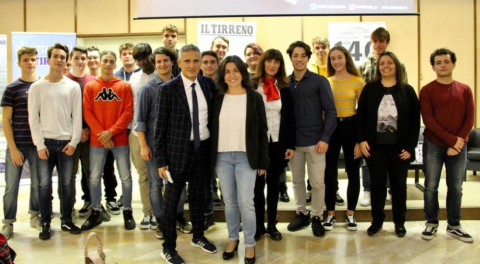 Un delitto, il cronista, la direttora Un tuffo nel giallo di Silvia Volpi