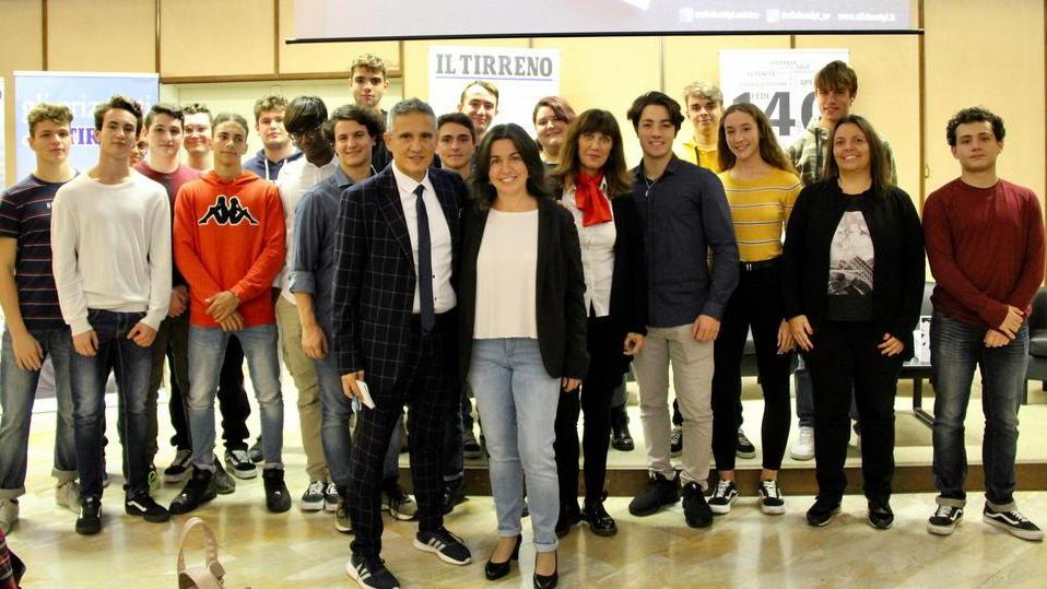 Un delitto, il cronista, la direttora Un tuffo nel giallo di Silvia Volpi
