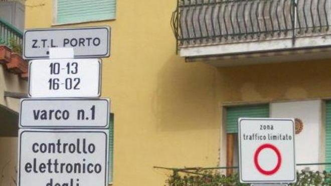Ztl, orari e varco nuovi Cittadini infuriati