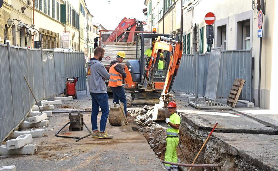 Da lunedì via agli scavi per i cassonetti interrati in piazza San Leone 