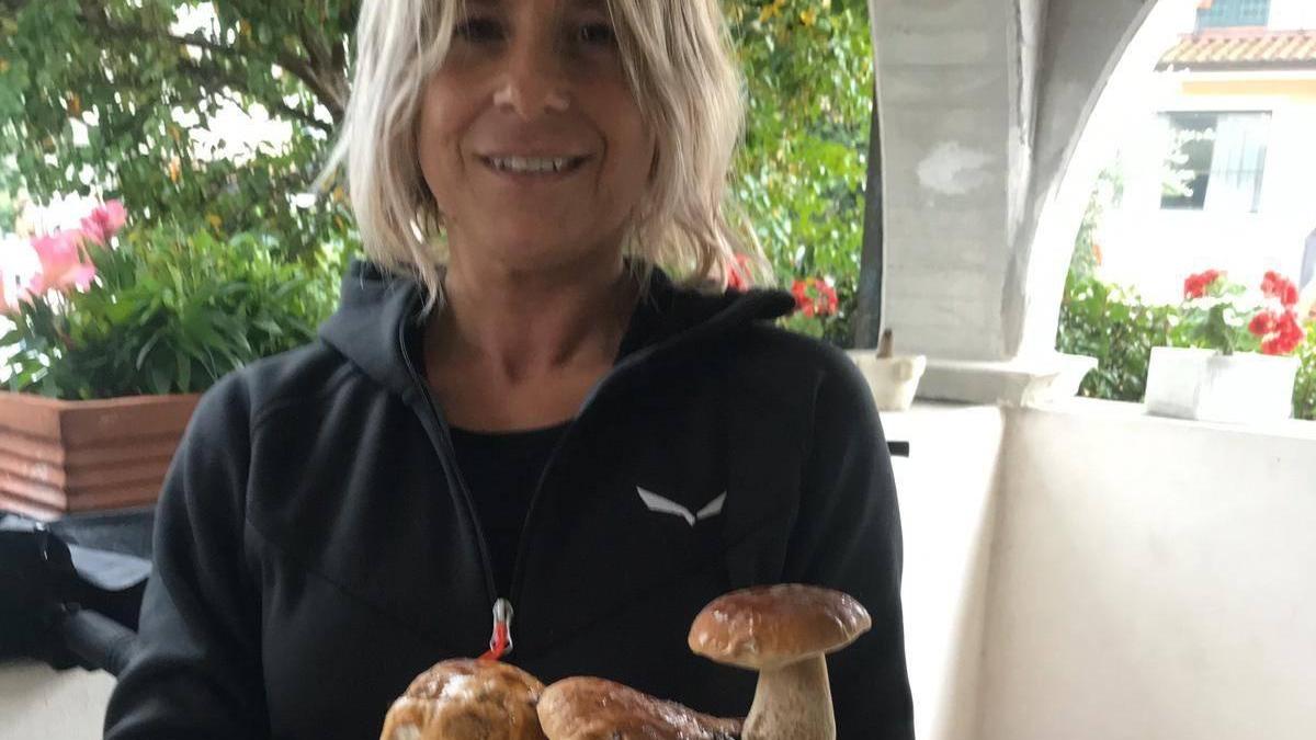 Trovi uno e ne prendi cinque: maxi fungo nei boschi di Cervara