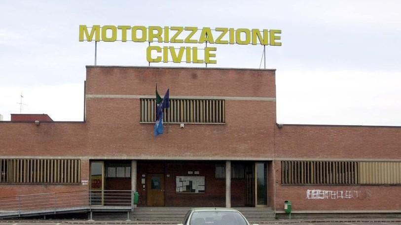 Maranello, odissea scuola-guida Prenota da privatista: esame tra dodici mesi