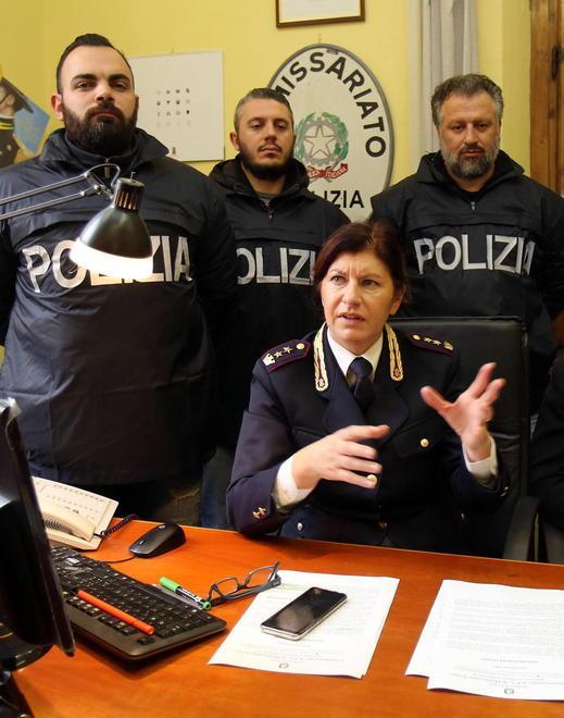 Gli uomini della Squadra di pg con la dirigente Mara Ferasin