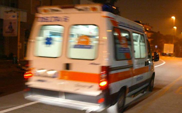 Modena, vestito di scuro, al buio, è investito e muore. Il giudice: «Risarcimento solo del 25%» 