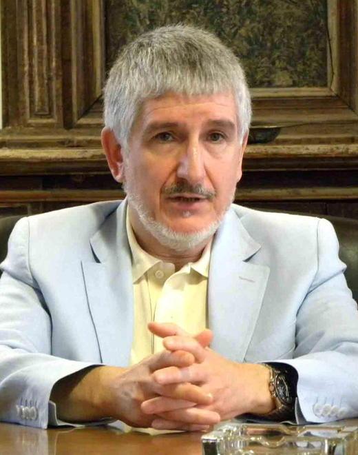 Carrara rompe gli indugi «Un Raggio di Luce sta con don Biancalani»
