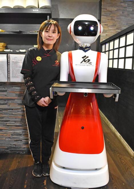 La cameriera-robot viene bocciata dalle associazioni dei commercianti 