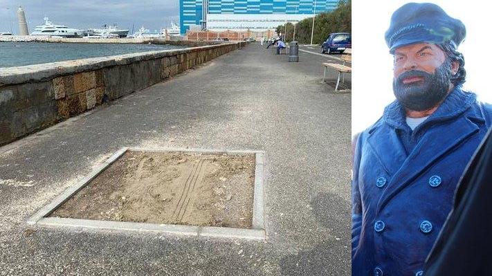 "Sparita" la statua di Bud Spencer dal lungomare di Livorno