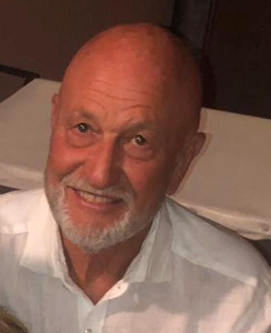 Muore davanti alla compagna noto spedizioniere, la figlia: "Un padre eccezionale"