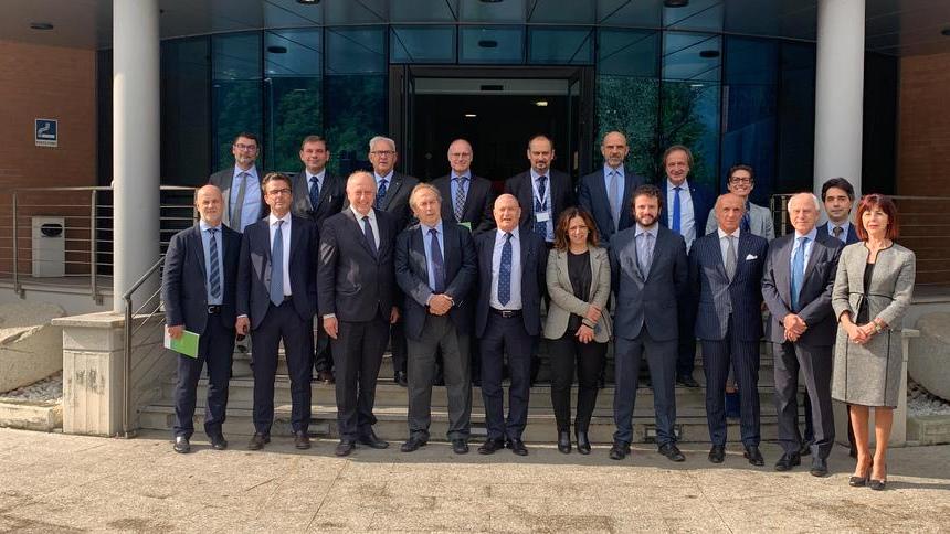 Tappa in prefettura e alla Lucart per l’ambasciatore