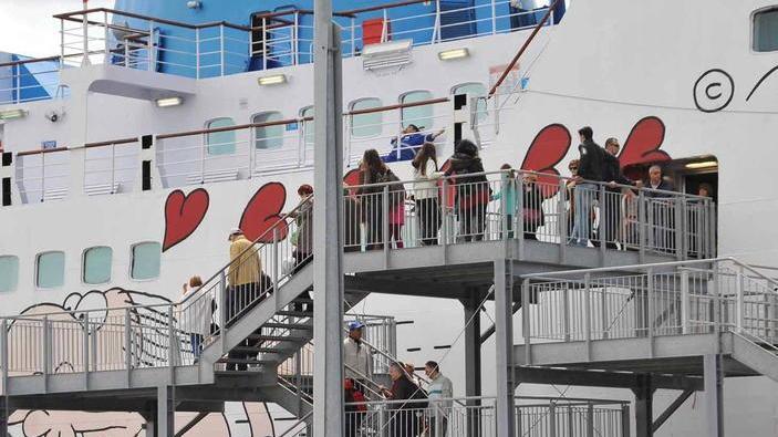 Anche i porti sentono la crisi Passeggeri in diminuzione