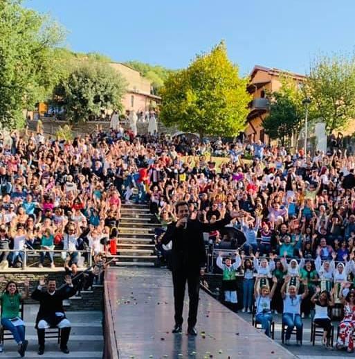 Un’invasione di turisti conquistati dalle cortes di Sorgono e Belvì