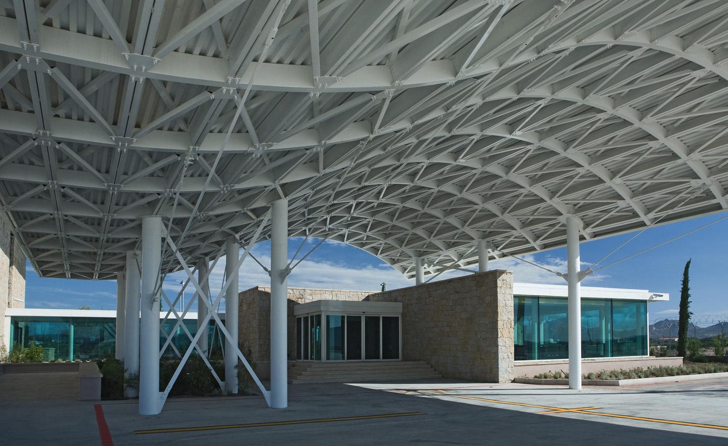 A Olbia più spazio per i voli privati