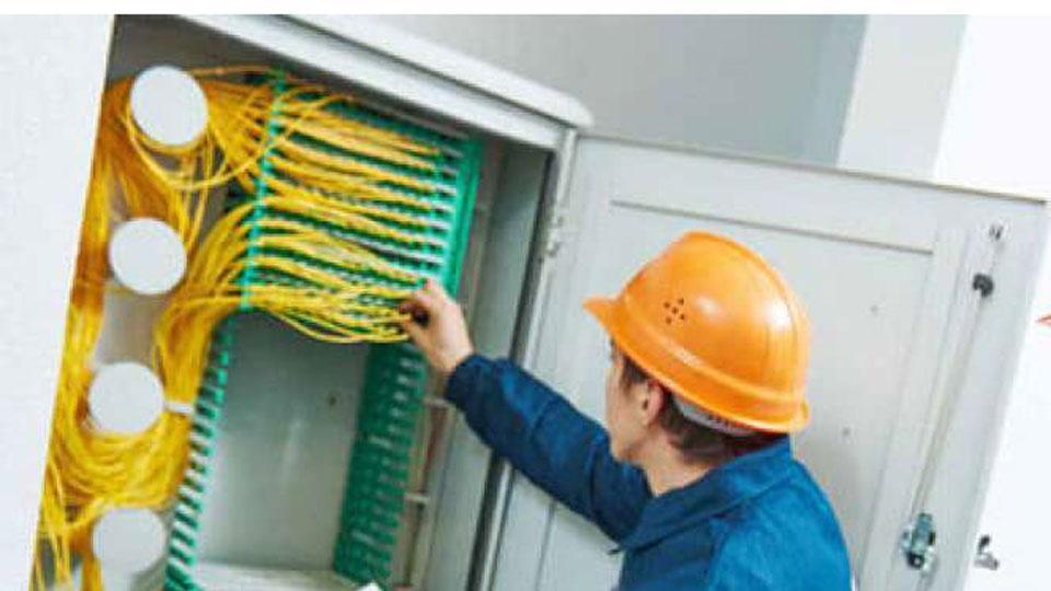 5 operai per i cantieri di fibra ottica a Pisa