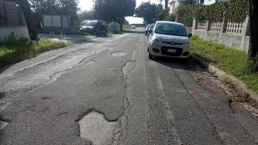 Da via di Serragrande a via Matteotti il nostro viaggio fra buche e dossi
