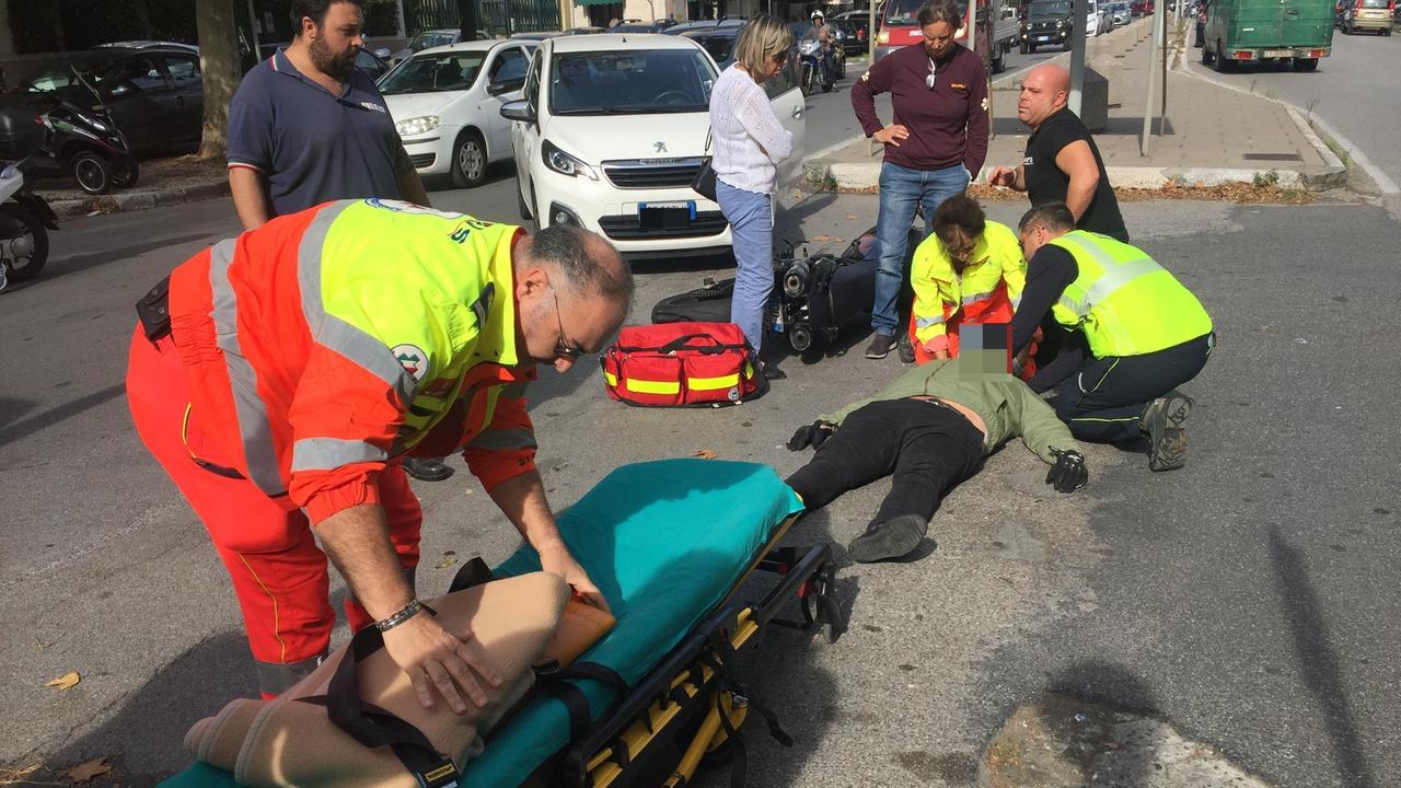 I soccorsi della Svs al motociclista