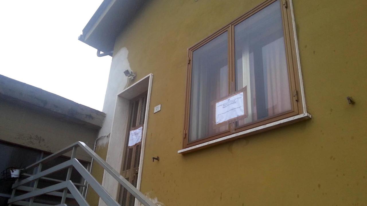 La casa famiglia di Massa e Cozzile dove uno dei pazienti, Gianluca Lotti, massacrò a colpi di accetta il compagno di stanza, Massimo Tarabori, anch’egli con problemi mentali