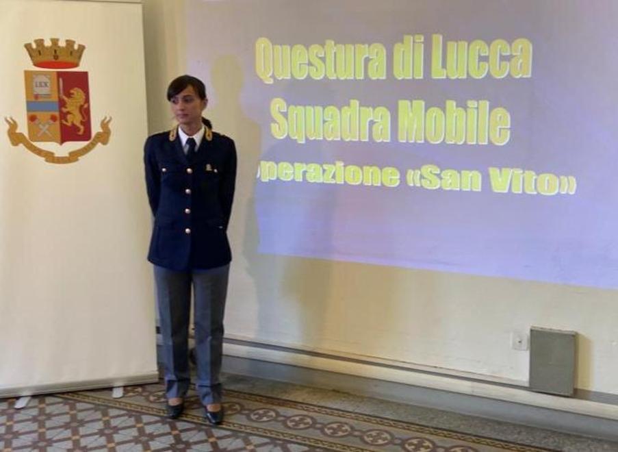 Blitz all’alba: sul comò marijuana e biberon