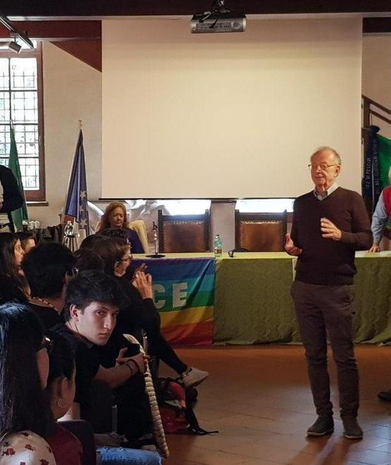 Lezione di Costituzione dell’ex magistrato Colombo ai ragazzi delle superiori