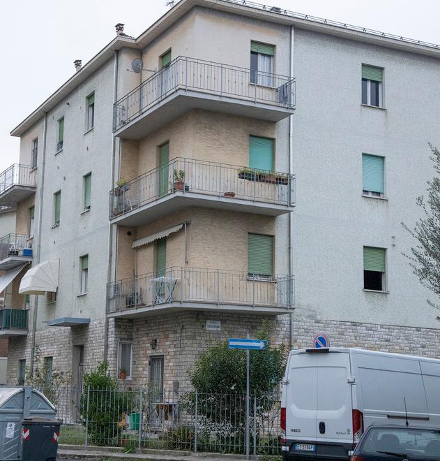 Il padrone di casa: «L’ho dovuto sfrattare perché da molti mesi non pagava più l’affitto»