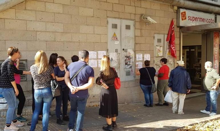 Sit-in dei dipendenti Cobec a Cortesantamaria