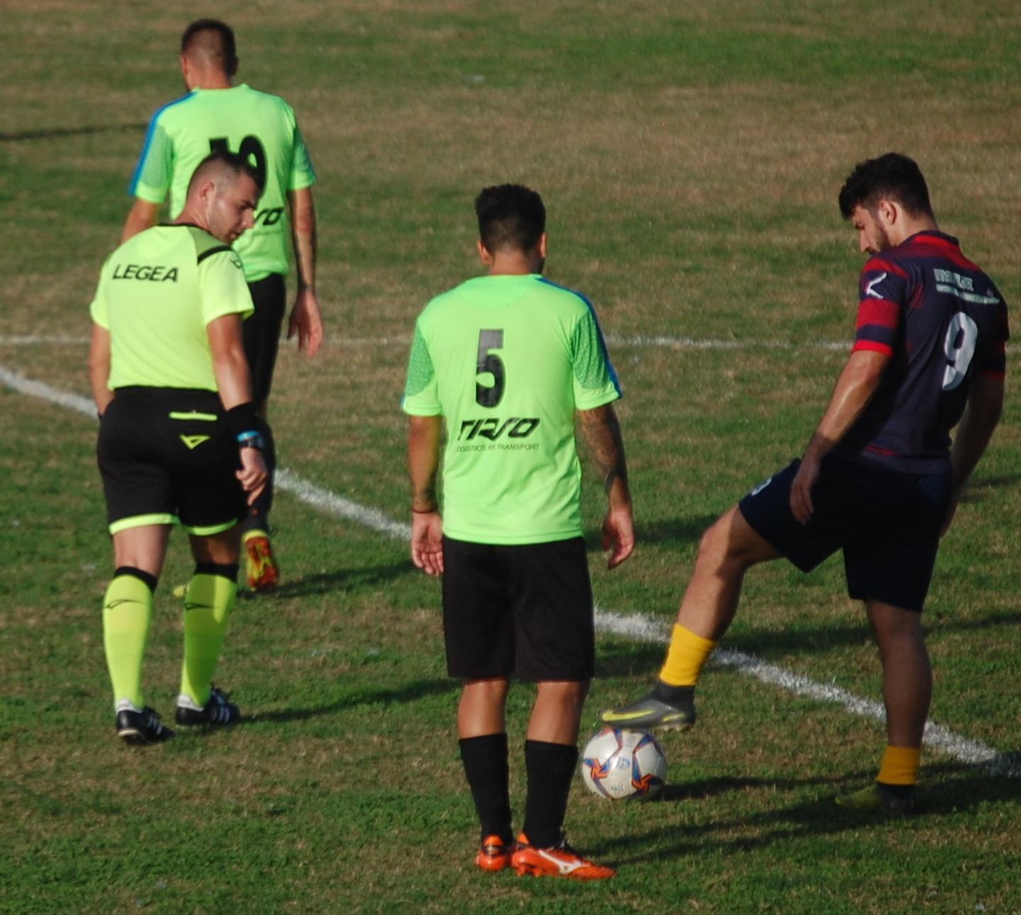 L’arbitro si mimetizza, il Valledoria protesta 