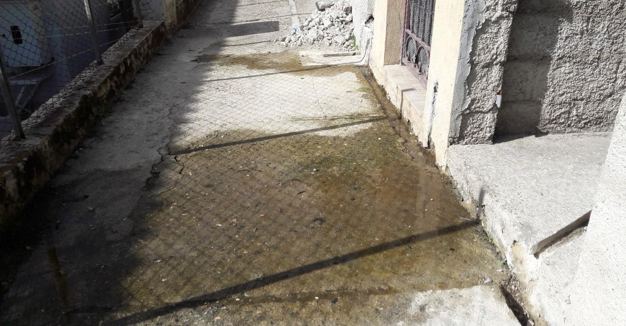 Sei famiglie senz’acqua: gli operai sistemano la nuova tubatura