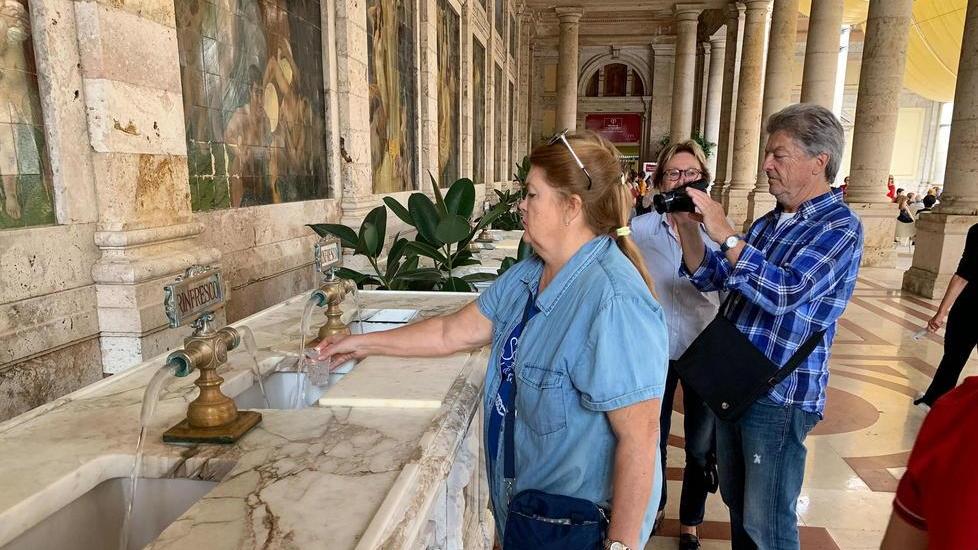 Il banco della mescita delle terme Tettuccio